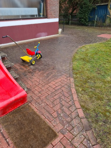 Versuch des Kunden mit Hochdruckreiniger aus dem Baumarkt selbst zu reinigen Versuch des Kunden mit Hochdruckreiniger aus dem Baumarkt selbst zu reinigen